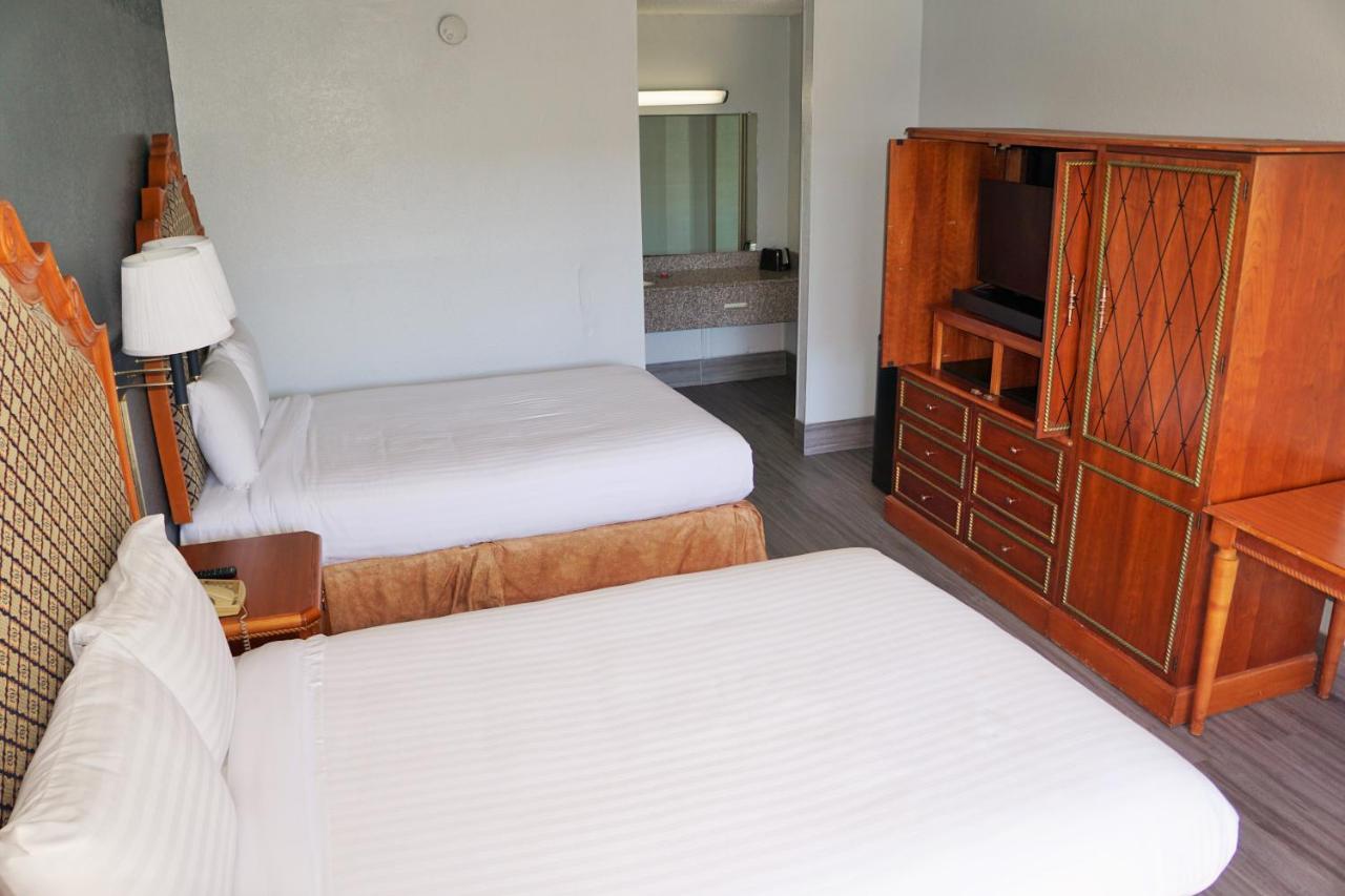 Hotel Elev8