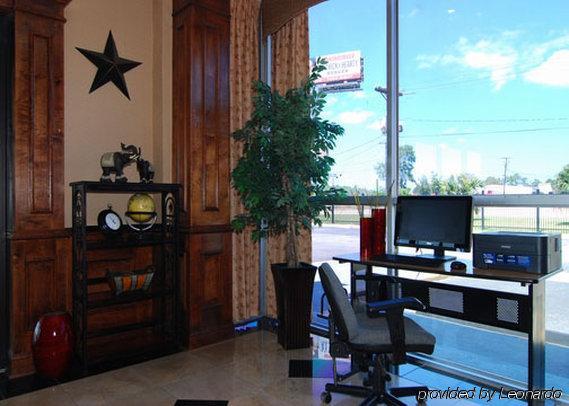 Elev8 Hotel 2*